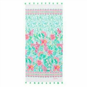 NWT Lilly Pulitzer towel with tassels